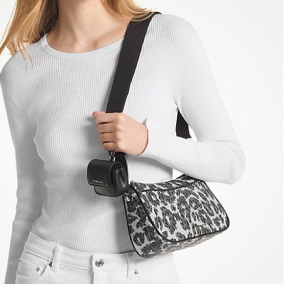 Jet Set Medium Leopard Logo Crossbody Bag NWT - Picture 2 of 4